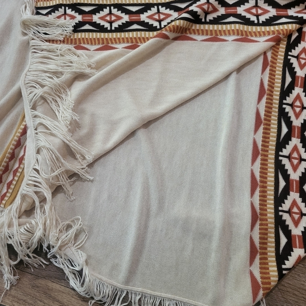 Idol Mind Rush Creek Women's Southwest Aztec Print Tassle Fringe Poncho S/M - Picture 8 of 8